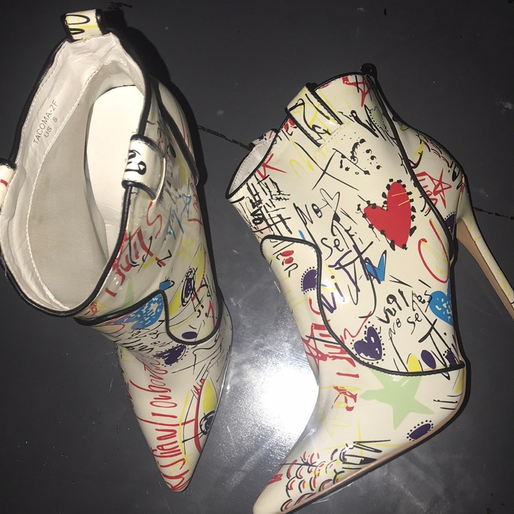 🔥 Work of Art Booties Sz 8 - 4.5” heel NEW